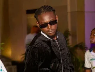 Khenyzee – Aro Oma